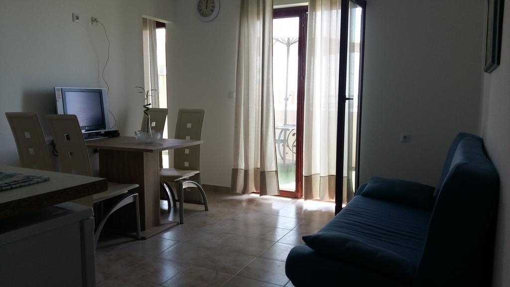 Morska Vila Apartment Vir Buitenkant foto