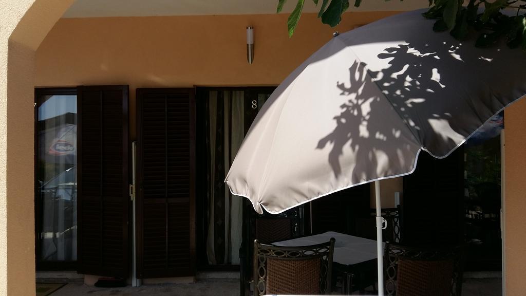 Morska Vila Apartment Vir Buitenkant foto