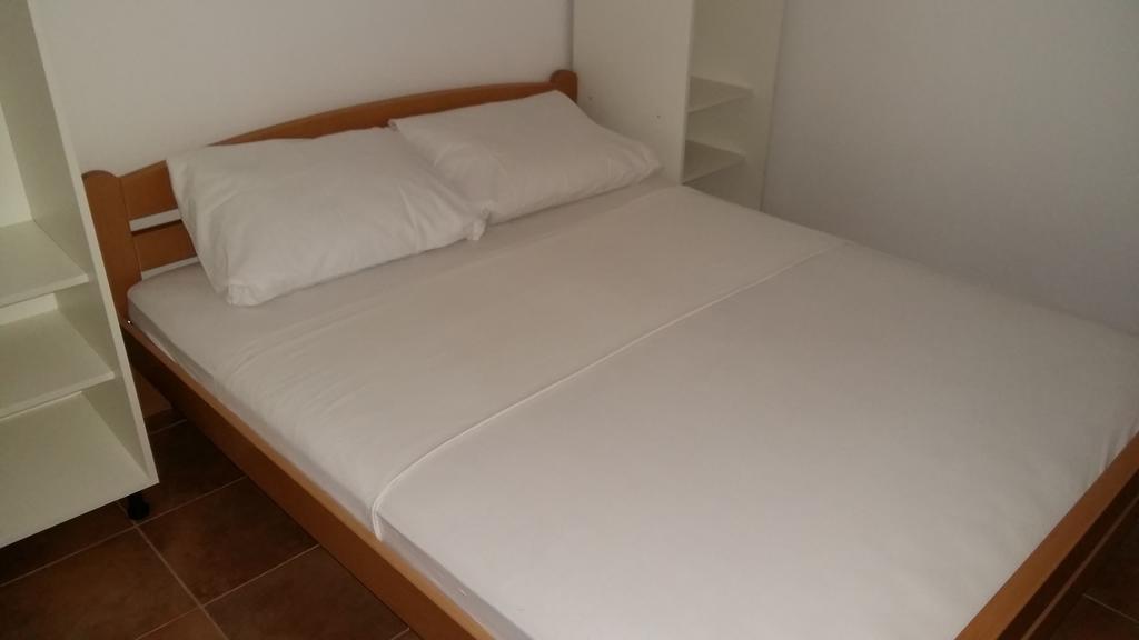 Morska Vila Apartment Vir Buitenkant foto
