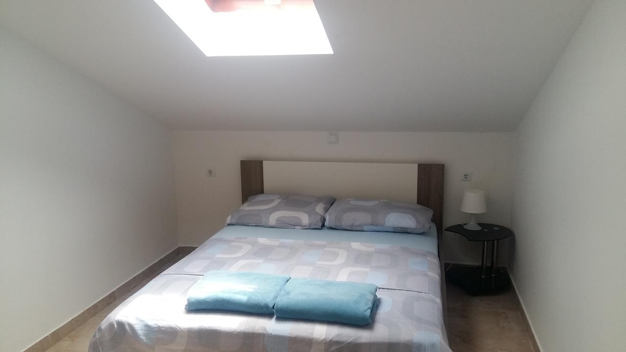 Morska Vila Apartment Vir Buitenkant foto