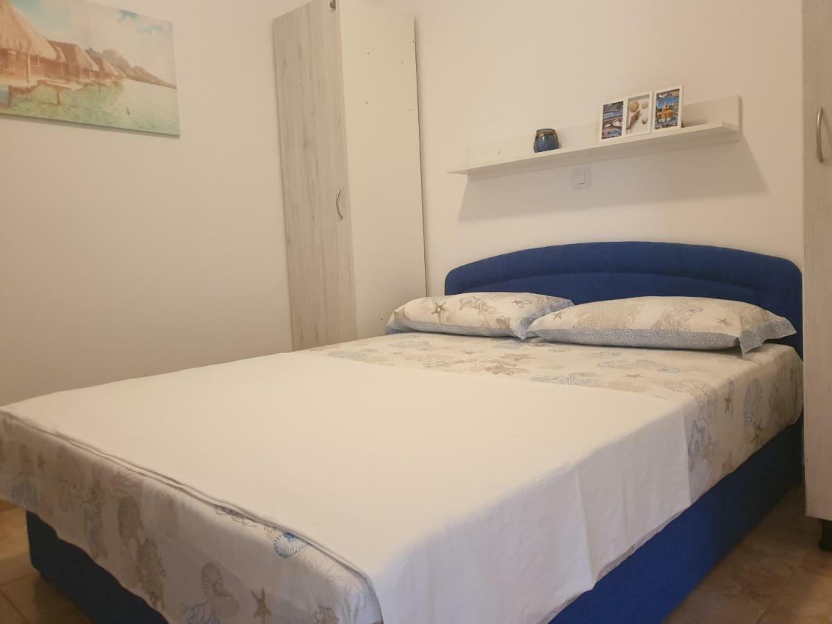 Morska Vila Apartment Vir Buitenkant foto